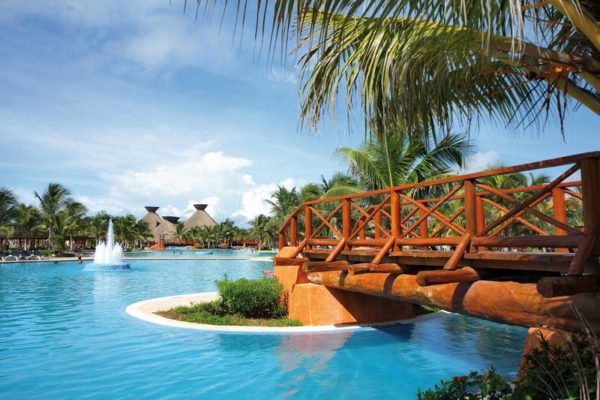 247-swimming-pool-11-hotel-barcelo-maya-tropical54-160684