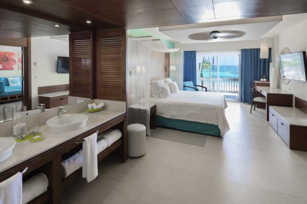 master-suite-ocean-front-club-hotel-bavaro-beach-254-68657
