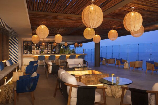 CUN-Dreams-Vista-Cancun-Bar-360-001