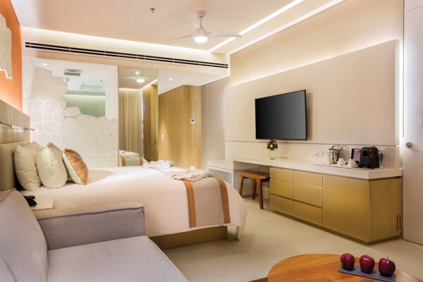 CUN-Dreams-Vista-Cancun-Room-Deluxe-OV-King-001